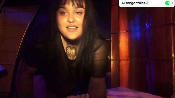 A Mi Madrastra Le Encanta Espiarme Cuando Me Masturbo Y Me Hace Una Terrible Mamada Babosa Asta Venirme En Su Cara thumbnail