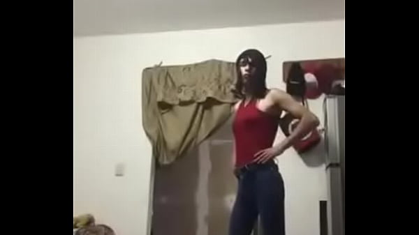 CROSSDRESSING IN HIGH HEELS 