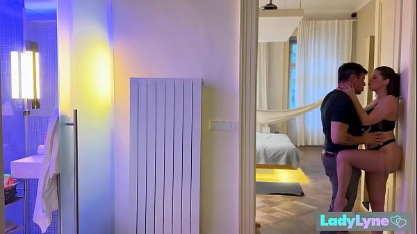 Play MP4 - Professional Cock Rider LadyLyne