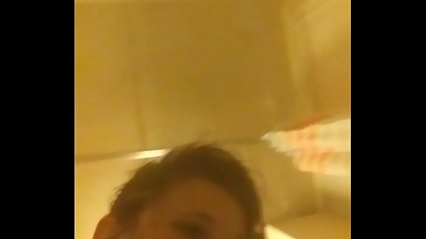 Play MP4 - Miss kelsee giving some fire head then bends over bathtub and gets her pussy filled with cum