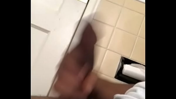 Play MP4 - strokes his big dick