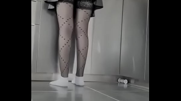 Viens voir ce qu'il se cache sous cette jupe