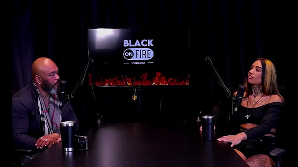 Play MP4 - Teve uma experi&ecirc;ncia ruim com cliente que chupou sua buceta&comma; contou para a fam&iacute;lia&comma; e sua rotina de grava&ccedil;&otilde;es e o corno&period;&period;&period; - Nick Niquita &lpar;WATCH ON&colon; SHEER&sol;RED&rpar;