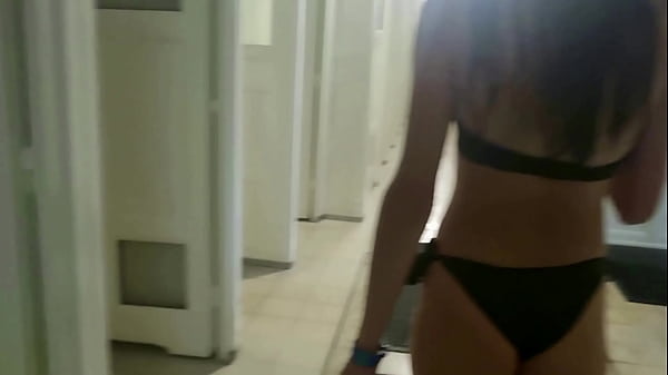 Play MP4 - Fuck in Budapest public pool