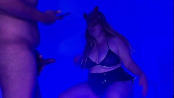 Vivi Guedez - Gave her ass in front of her cuckold husband. 