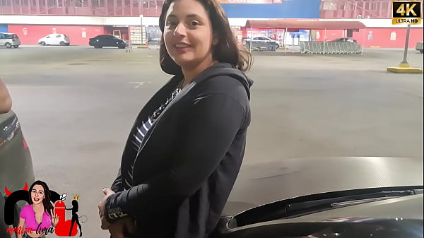 Play MP4 - Fui reconhecida dentro do supermercado e quando ele disse que tinha um pau grande e grosso fui conferir no carro&period;
