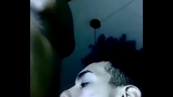 Novinho mamou o primo mais velho