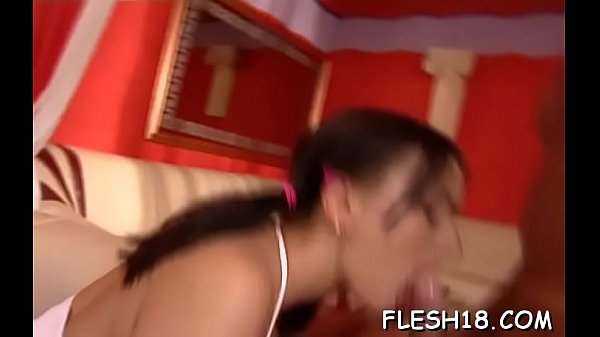 Attractive_teen Lola blowing good