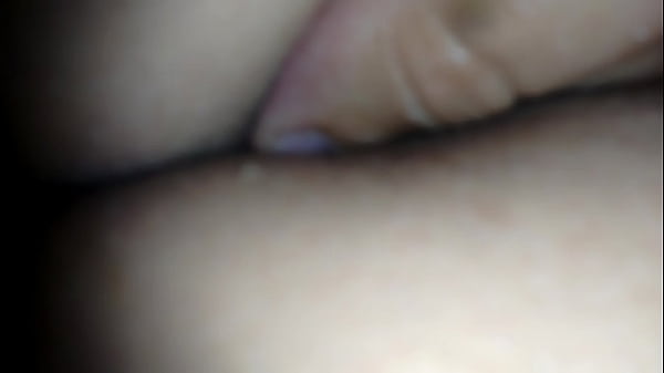 Brincando com o cu dela 