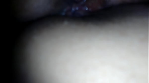 Brincando com o cu dela 