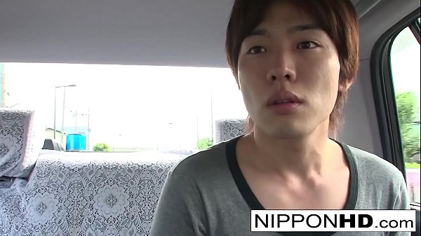 Hot Japanese babe fucks him in_the car