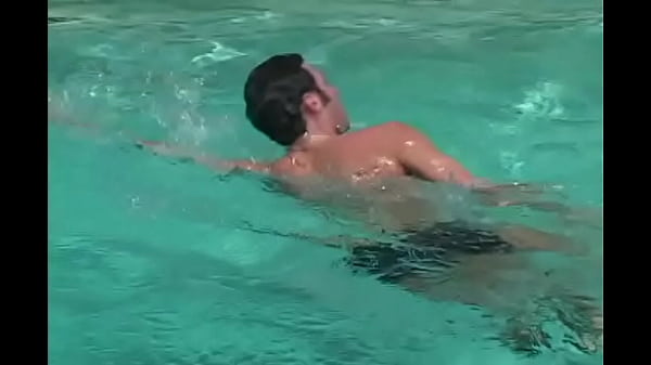 Nonton Kiss Gets Her Pussy Licked And Fucked thumbnail