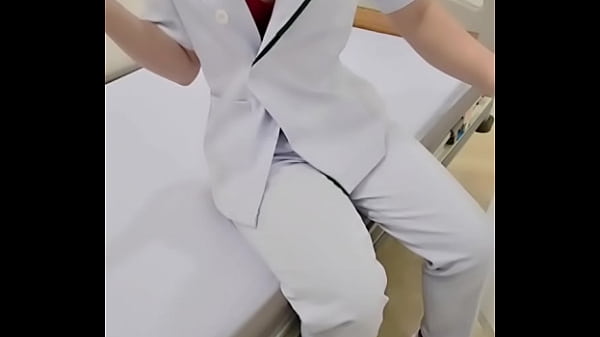 Chịch em sinh viên_y năm 2khi đithực_tập