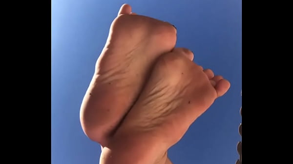 P&eacute;s No Parque thumbnail