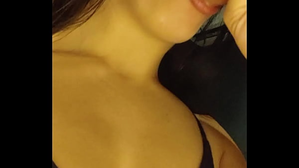 Pov debora mendes faz oral cavalgada invertida de calcinha preta com gozada por fora no motel 