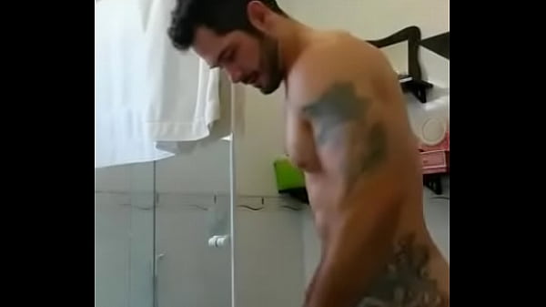 Play MP4 - Gato safado leiloando a cueca&period;