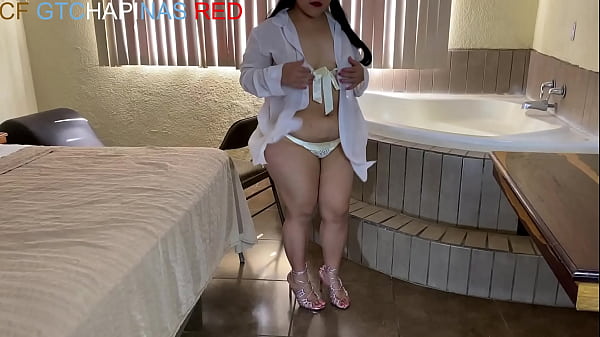 Chapina Con Pene De Hule, Comenten Para Mas Contenido As&iacute;. thumbnail