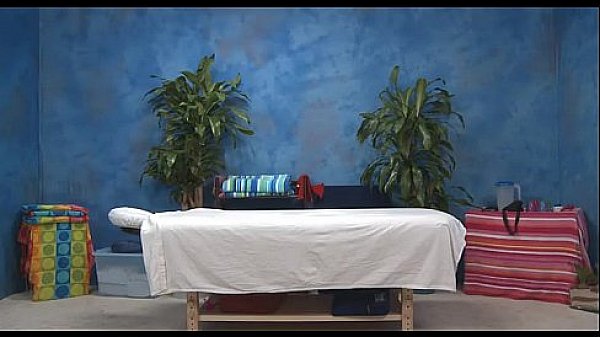 Nonton Leggy Hottie Bounces On Rod thumbnail