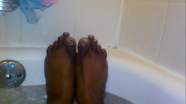 hot_and wet_pretty feet