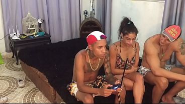 Eu E Meu Amigo Comemos A Empregada thumbnail