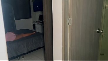 Nonton Pov: Entro Al Cuarto De Camila Henao Y La Puta No Se Resiste Al Ver Mi Pene thumbnail