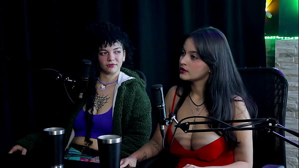 Gosta de se produzir, est&aacute; se descobrindo sexualmente, &eacute; brava, se sentia exausta, e saiu de Rond&ocirc;nia porque... - Faroraf & Emilly Lima (WATCH ON: SHEER/RED) 