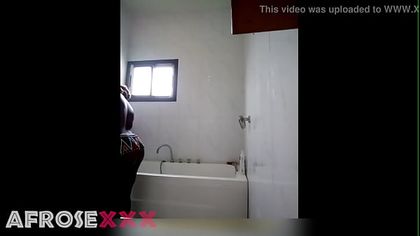 Play MP4 - Zulu native with nice tits dildo in pussy