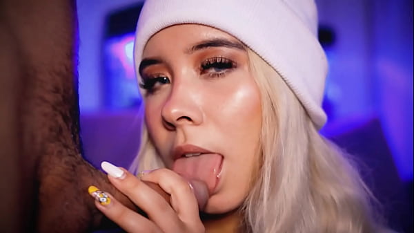 Cute faced blondelooks adorable_while sucking cock