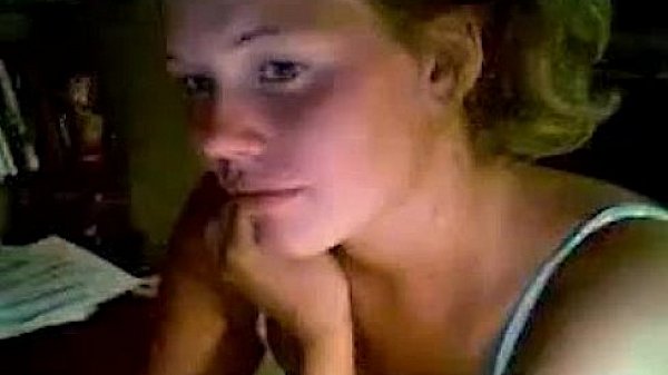 Nonton Cute College Girl Masturbates On Webcam After Dormates Go To Bed thumbnail