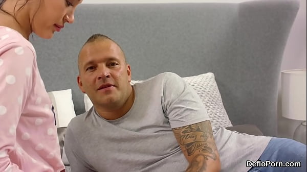 Fervid kitten stretches_narrow twat and_loses virginity