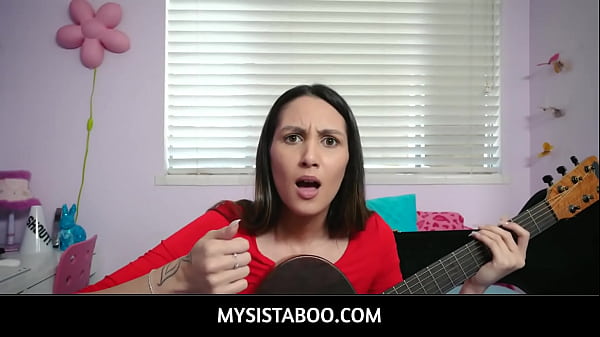 Nonton Natalix Nix Finds The Perfect Way To Keep Her Off Her Back thumbnail