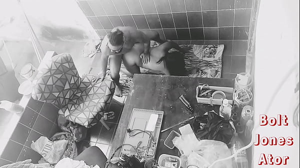 Casa a venda entra um casal pra fude sem saber da camera escondida