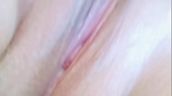 Play MP4 - Bucetinha soltando jato de porra