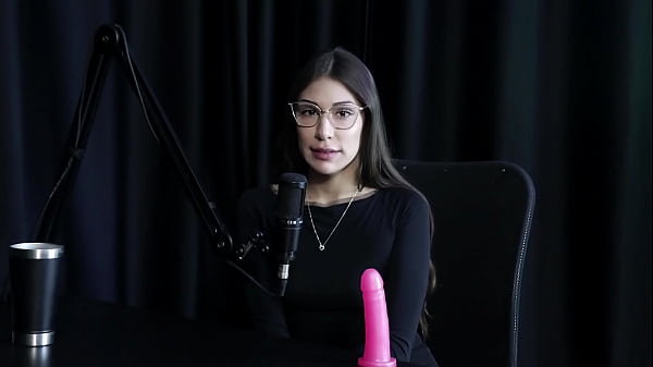 Play MP4 - Gostosa mostra como se faz um bom boquete&comma; beija a loira e mostra os lindos peitos - Melina Khalifa &lpar;WATCH ON&colon; SHEER&sol;RED&rpar;