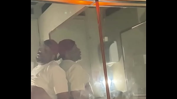 Realizando O Fetiche Do Boy Fumando Um Cigarro E Mamando A Pica Dele, Del&iacute;cia De Foda thumbnail