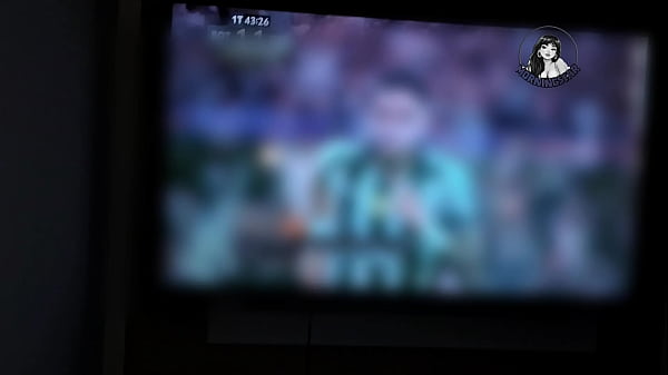 Fui Ver A Partida De Futebol Na Tv , Acabei Vendo Minha Mulher Sendo Fudida Por Outro ! thumbnail