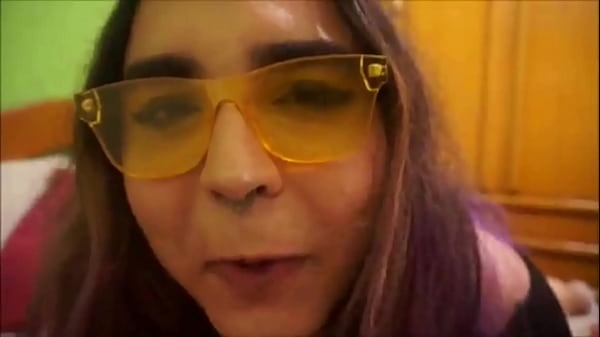 Play MP4 - TIREI UM MENDIGO DA RUA E DEIXEI ELE ME DAR UMA SURRA DE PIROCA - ALICE HAEL - BLUEZAO