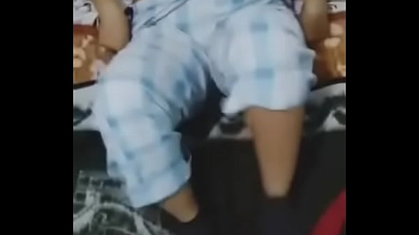 Play MP4 - Aurora Se quita la pijama para tener Sexo