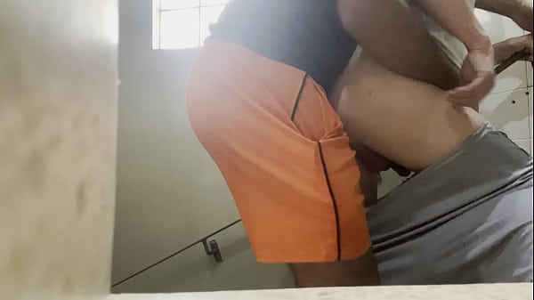 Play MP4 - Sindico flagrou na escada de incendio