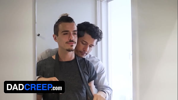 DadCreep - Rocky Vallarta Gets Horny While Helping Sean Peek Dress Up For His Interview 