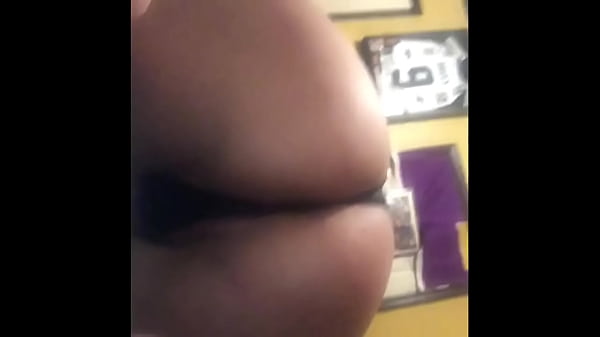 Play MP4 - Wife shows off Fat Ass is a total slut on camera