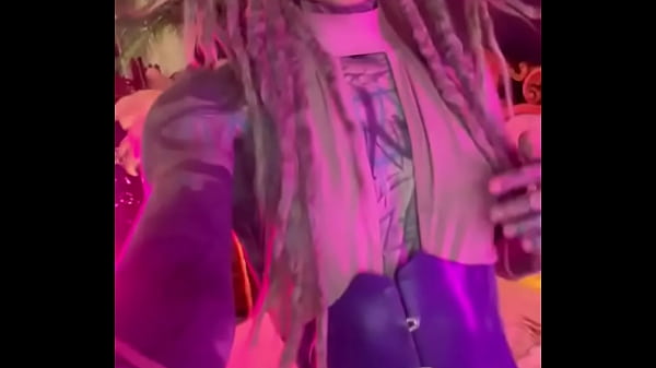 How do you like my outfit matching with the light? ? #outfitcheck #lightingvibes #styleinspo #anuskatzz #anuskatz #... 