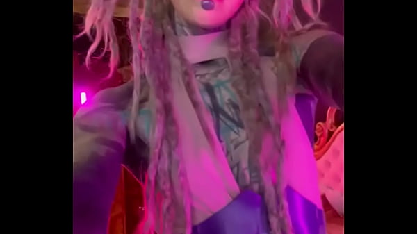 Nonton How Do You Like My Outfit Matching With The Light? ? #outfitcheck #lightingvibes #styleinspo #anuskatzz #anuskatz #... thumbnail