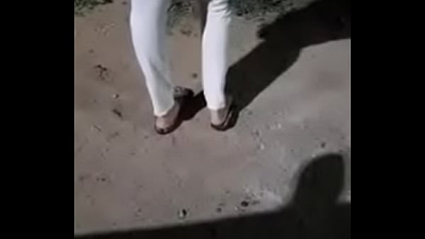 Remove my bottom in open place