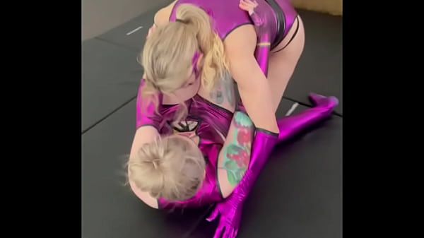 Nonton Sindel V Sindel Mortal Kombat Hot Girl Tussle Lift & Carry thumbnail