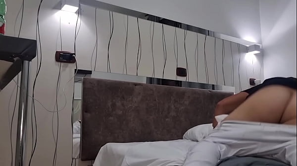 Adora Essere Guardato | Ragazzo Sexy Italiano - Sborrata Forte E Intensa A Casa Della Matrigna Troia Con Un Cazzo Enorme thumbnail