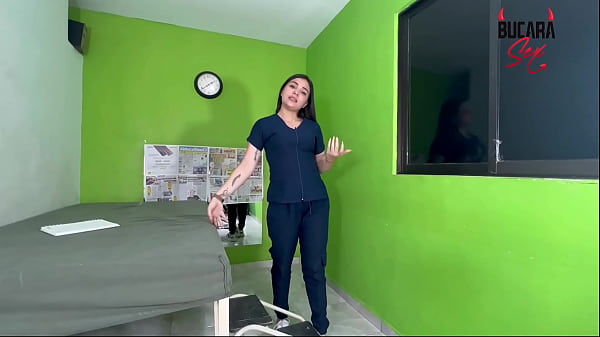 Me masturbo conel dildo de mi_hermanastra hasta que mecorro