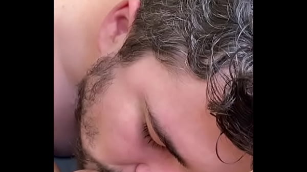 Mamando O Pau Do H&eacute;tero thumbnail