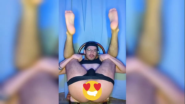 Chacal se hace paja a sus 19cm ... Que rico macho peludo y tatuado 