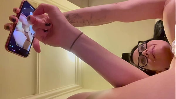 Nonton Making Selfie Masturbate Video When He Prepare Stuff For Shooting thumbnail